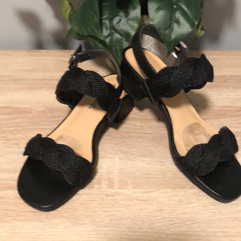 Easy Street Black Dress Shoes